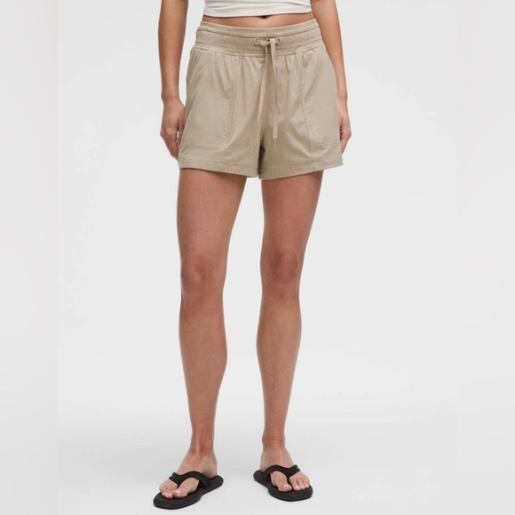 Lululemon Dance Studio High-Rise Short 3.5" - Picture 1 of 7